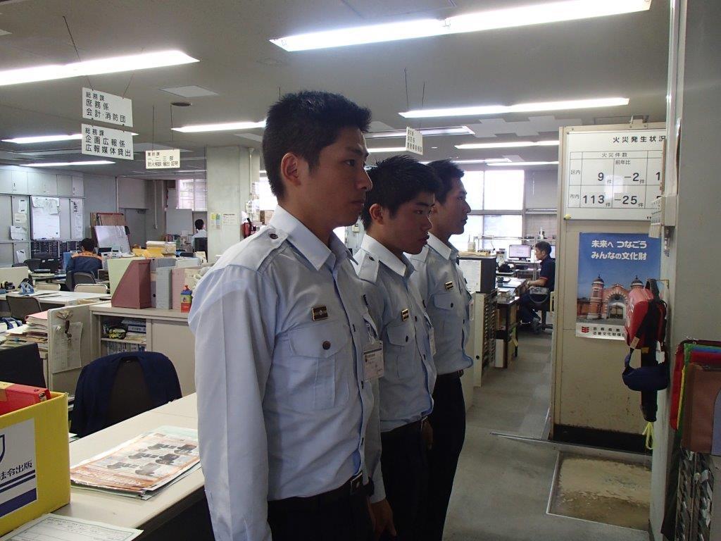 緊張の面持ち