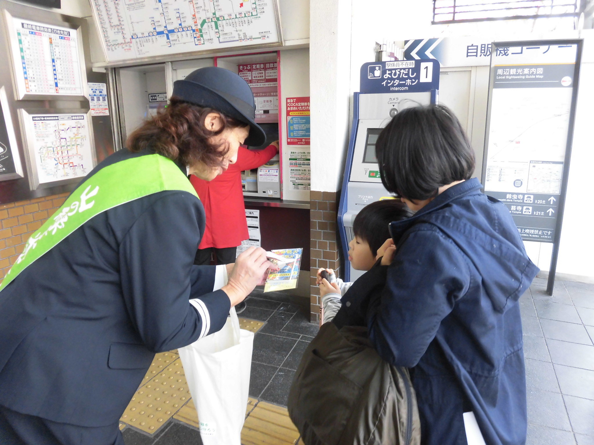 三連はしごを使用した救出訓練