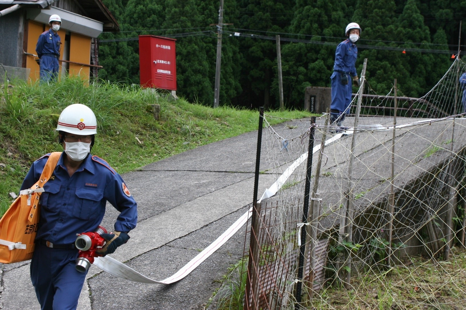 分団員によるホース延長