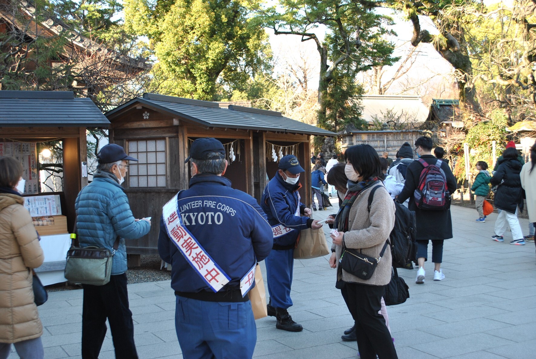 街頭広報の様子です。