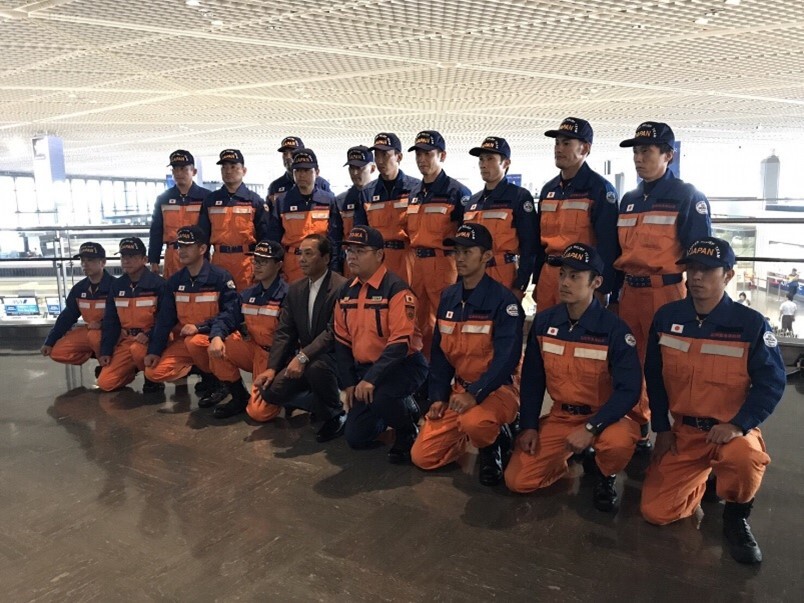 成田国際空港での結団式の様子