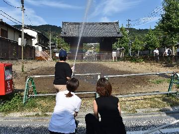高台寺公園近くの市民消火栓の放水訓練