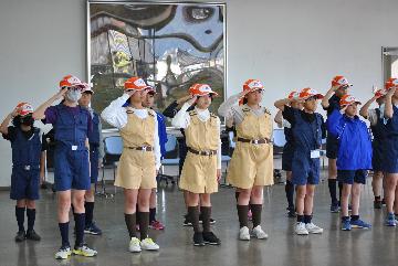 敬礼