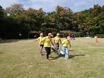 簡易担架リレーの様子