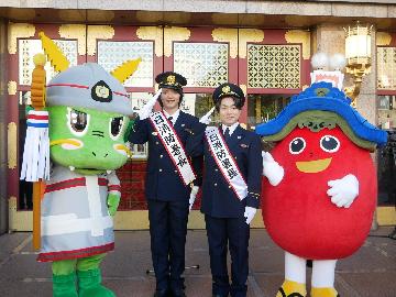 たぬきが一日署長に化ける？