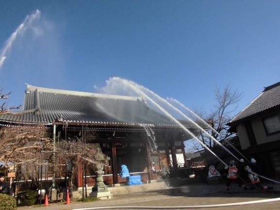 消防隊との一斉放水