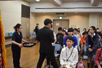 新入団員へジュニア消防団員証交付