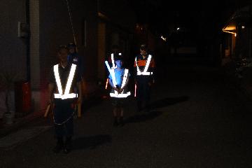 分団員と一緒に夜回り実施中