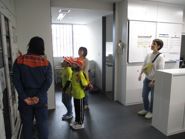 庁舎見学の様子