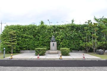 顕彰碑