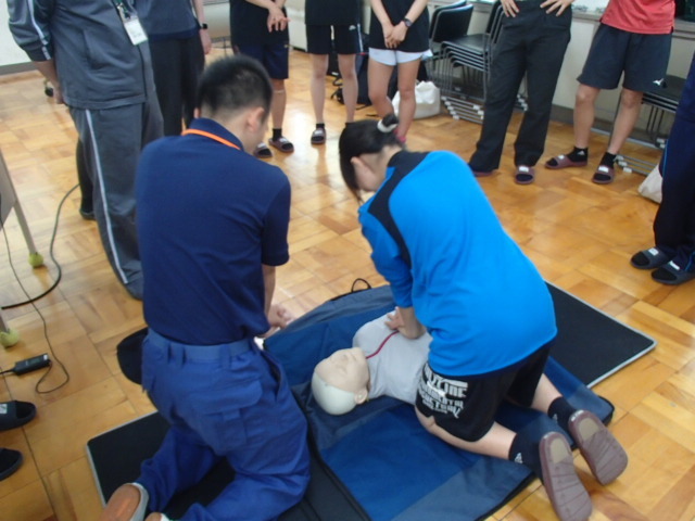 心肺蘇生法の実技指導