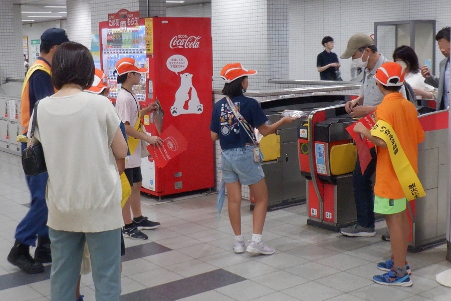 街頭広報の様子6