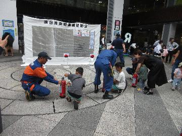 消火器体験コーナーでは、訓練用の消火器を使用し消火体験をして頂きました！