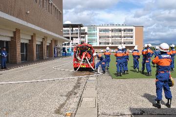 訓練（中継送水）の様子