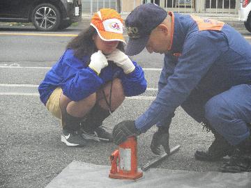 油圧ジャッキの取扱要領を確認しました。