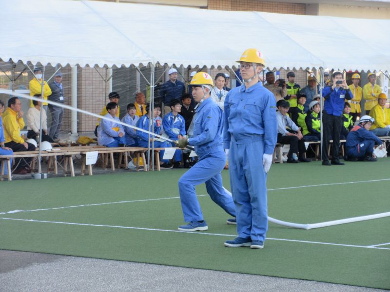 屋外消火栓操法訓練写真