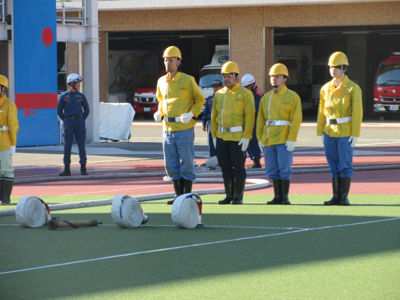 屋外消火栓操法訓練写真