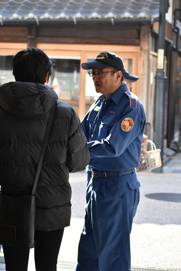 行き交う人に火災予防を訴えました