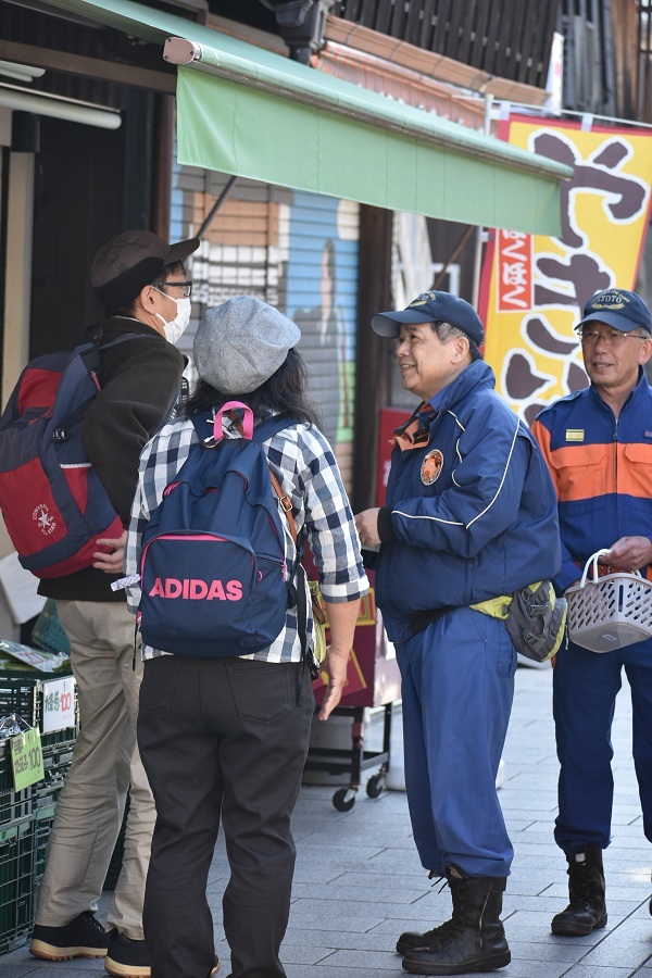 行き交う人に火災予防を訴えました