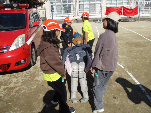 担架搬送を体験