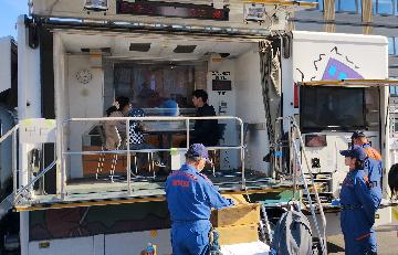 起震車にて、来場者に「地震の揺れ」を体感していただきました。