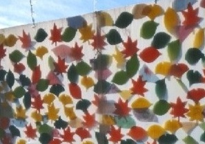 一言メッセージを貼付したボードは落ち葉を連想させるほどになりました！