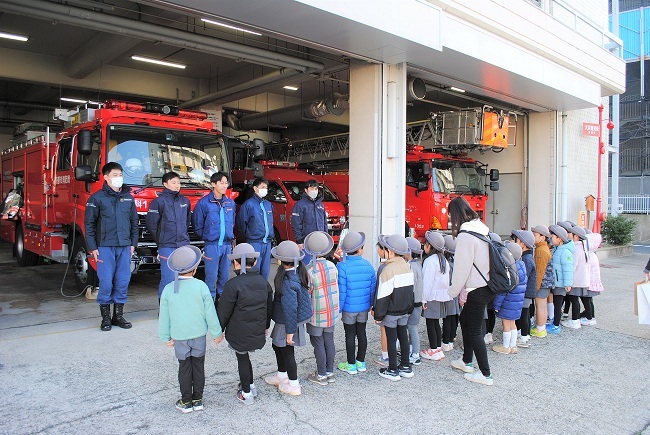 アヴェマリア幼稚園の園児たち