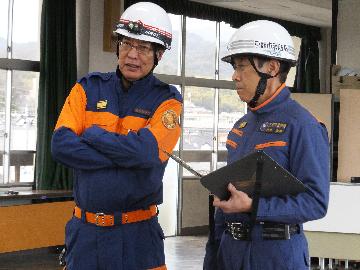 消防団は常に消防署と被害情報をはじめ様々な情報の共有と連携を図っています。