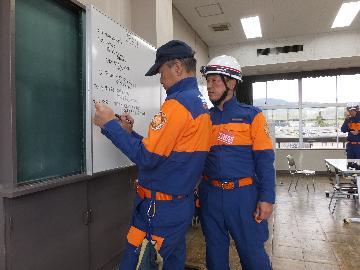 被害報告などを時系列に記入したり、各分団で対処した事案の書かれたメモを貼り付けたりして、被害状況の可視化も行いました。