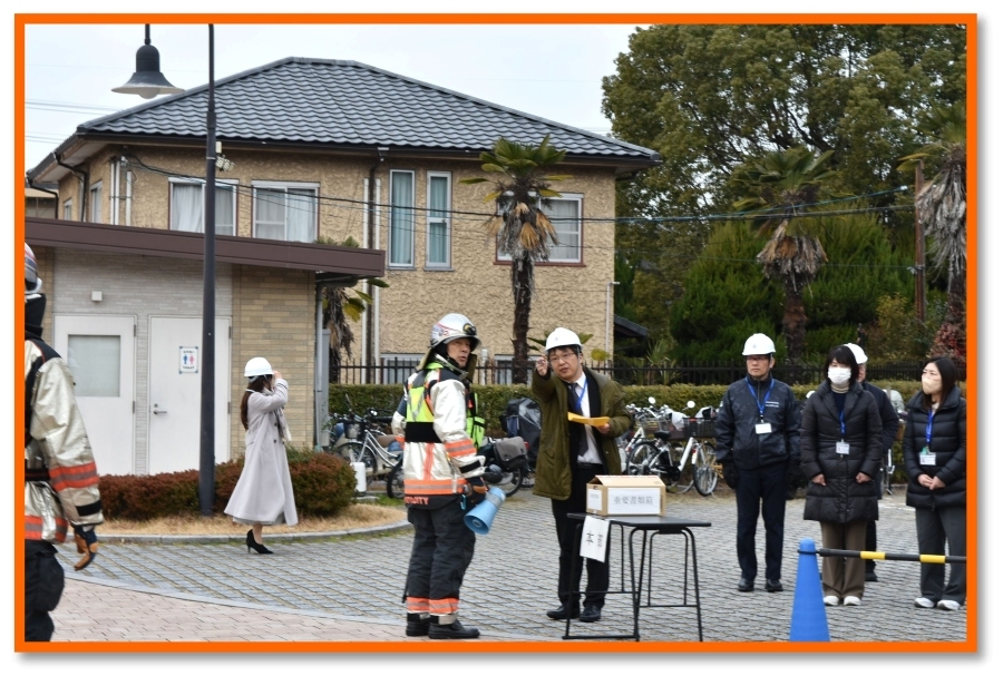 自衛消防隊長と消防隊指揮者との情報伝達