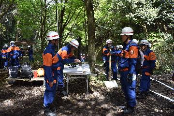現場指揮本部で活動報告