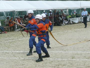 小型動力ポンプ操法訓練の様子
