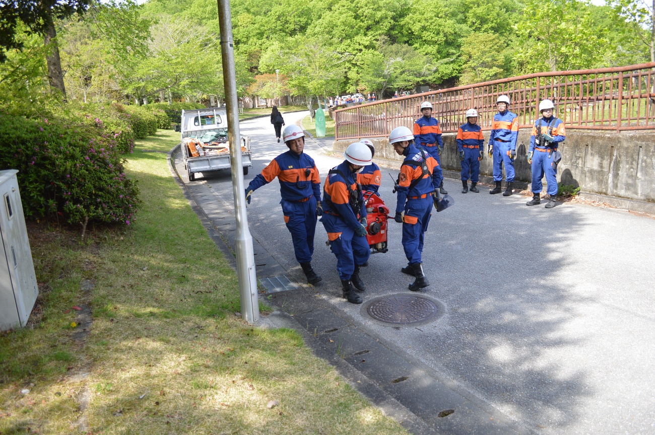 小型動力ポンプ搬送
