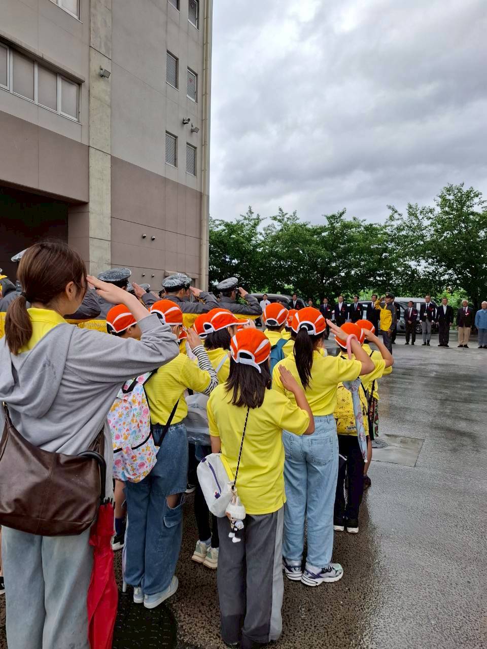 見学中