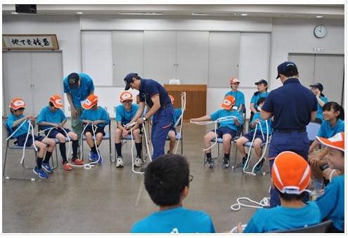 ロープ結索訓練の様子