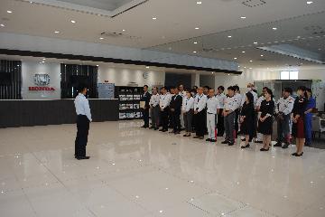 山科消防署長が感謝の言葉を述べている様子