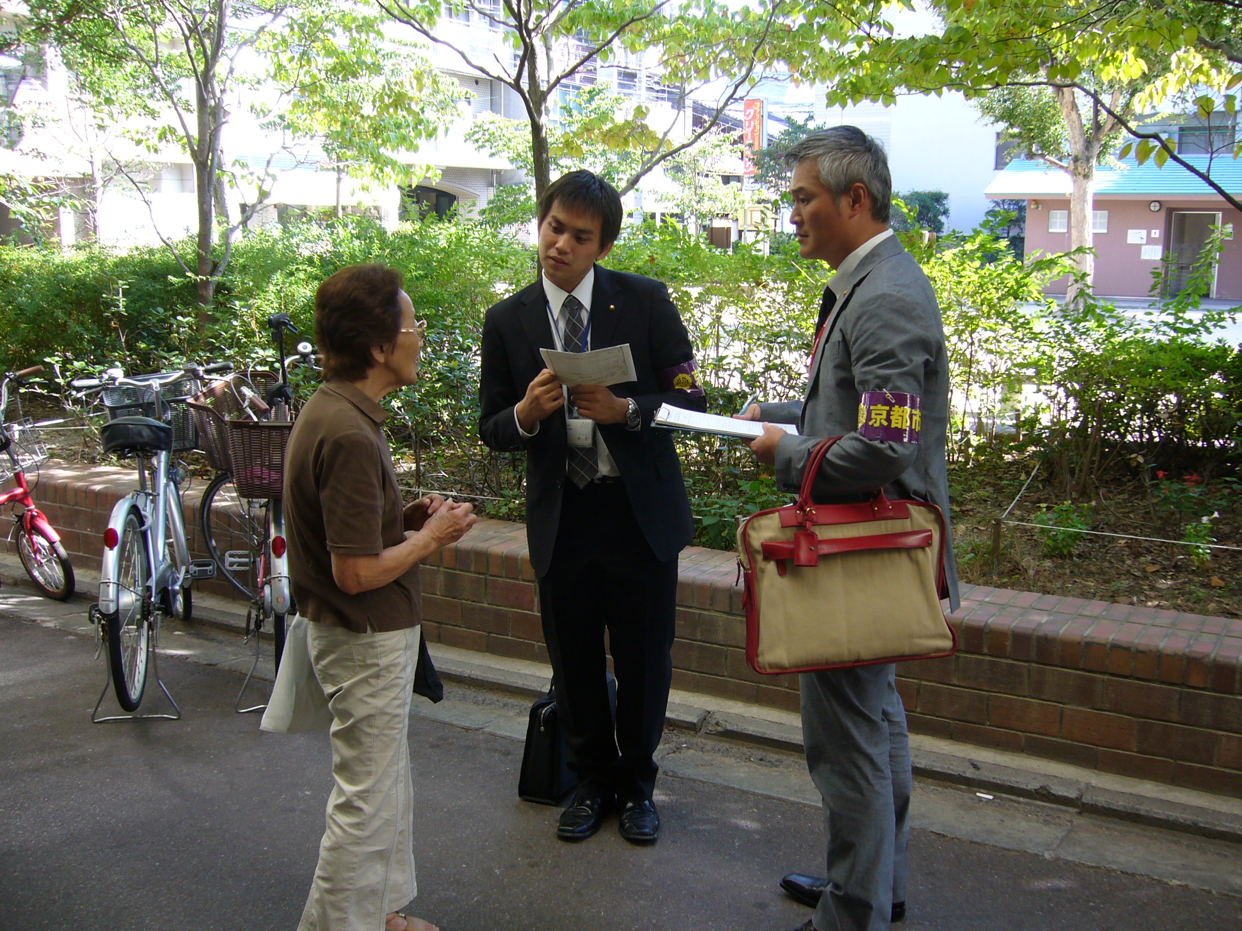 京都三条会商店街でのアンケート実施状況です。
