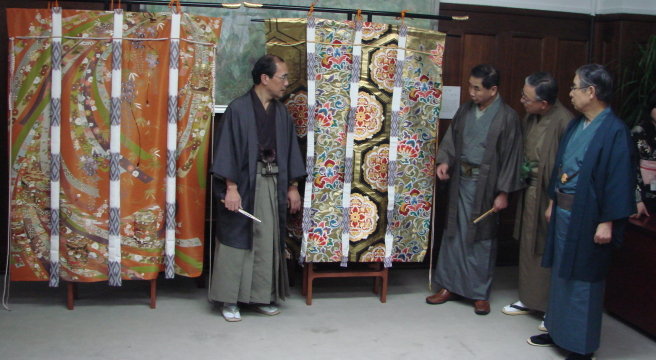 市長記者会見和装振興　写真
