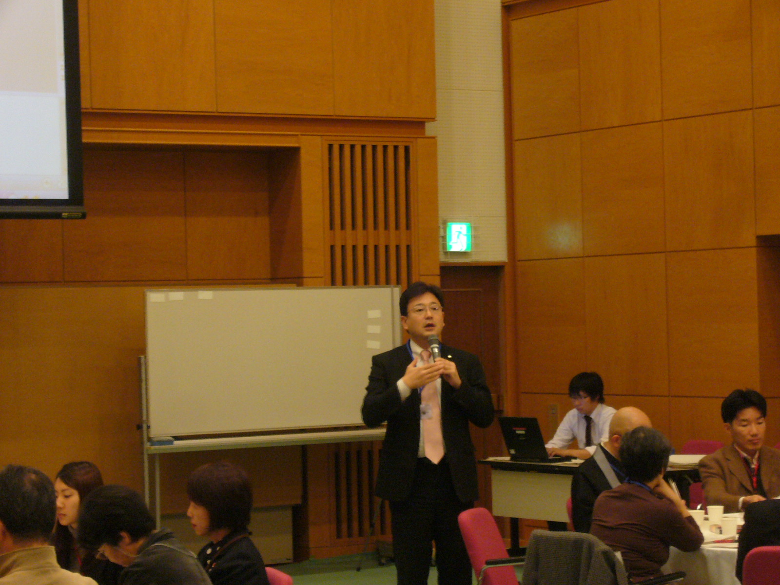 平井副委員長からの報告