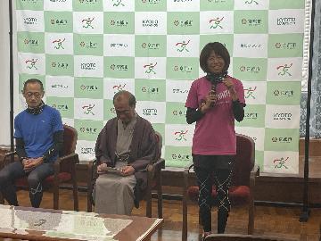 会見の様子