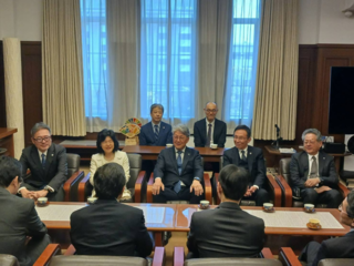 京都府医師会　表敬訪問の様子