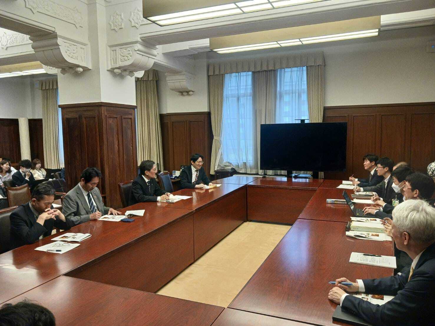 国際日本文化研究センター教授　磯田道史様　来庁