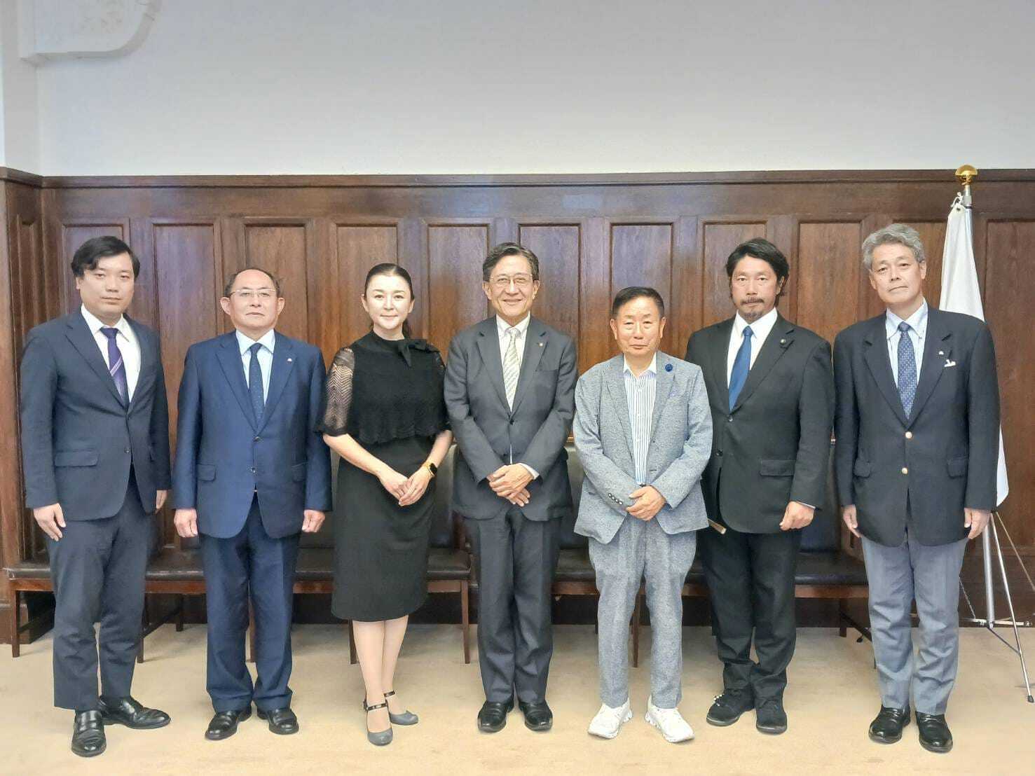 ノーベル平和賞受賞者世界サミット　表敬訪問