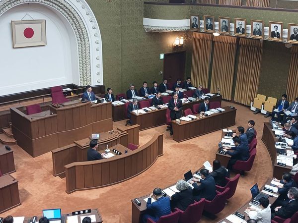 市会決算特別委員会　市長等総括質疑（1日目）