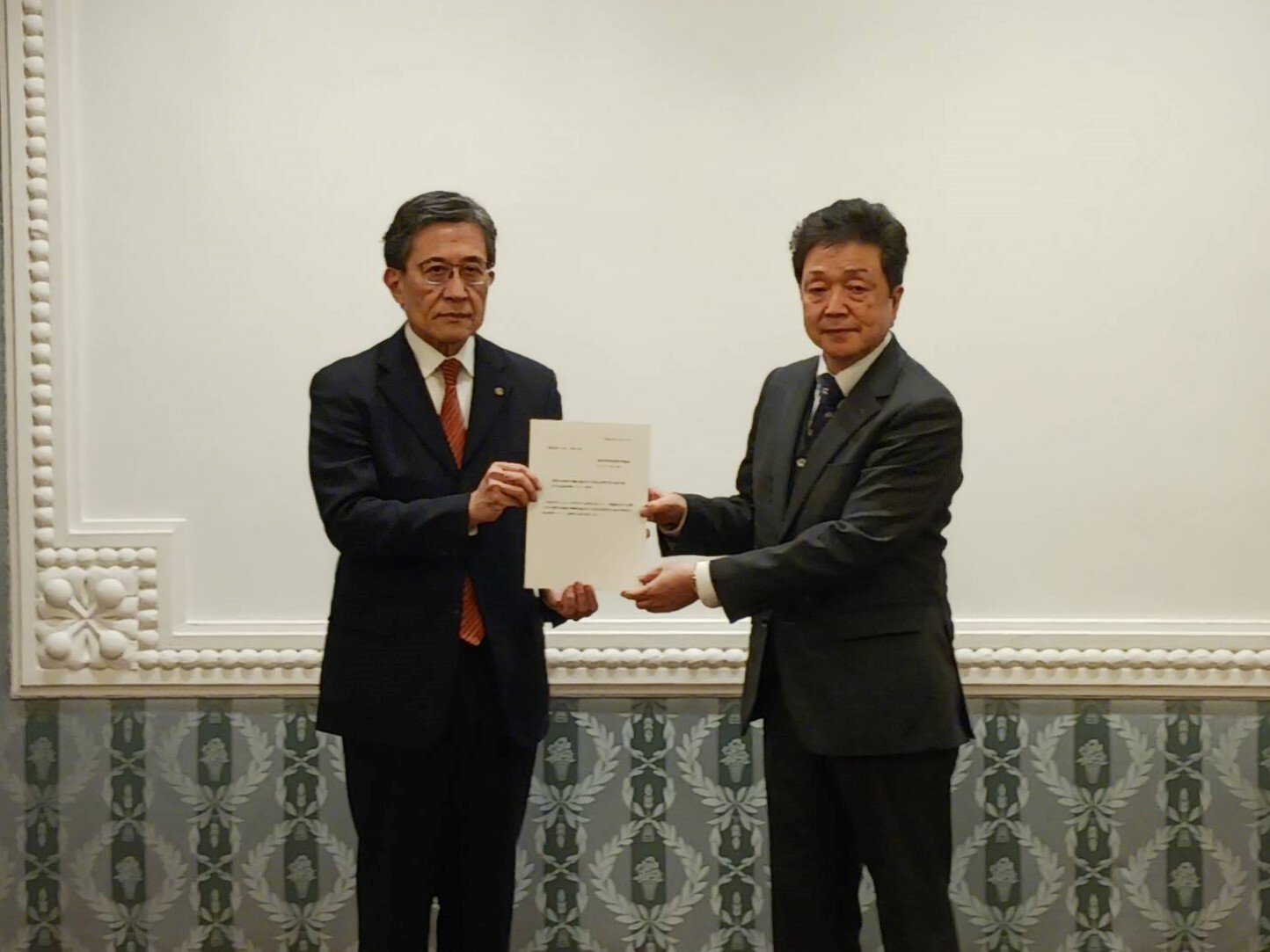 京都市特別職報酬等審議会からの答申の提出