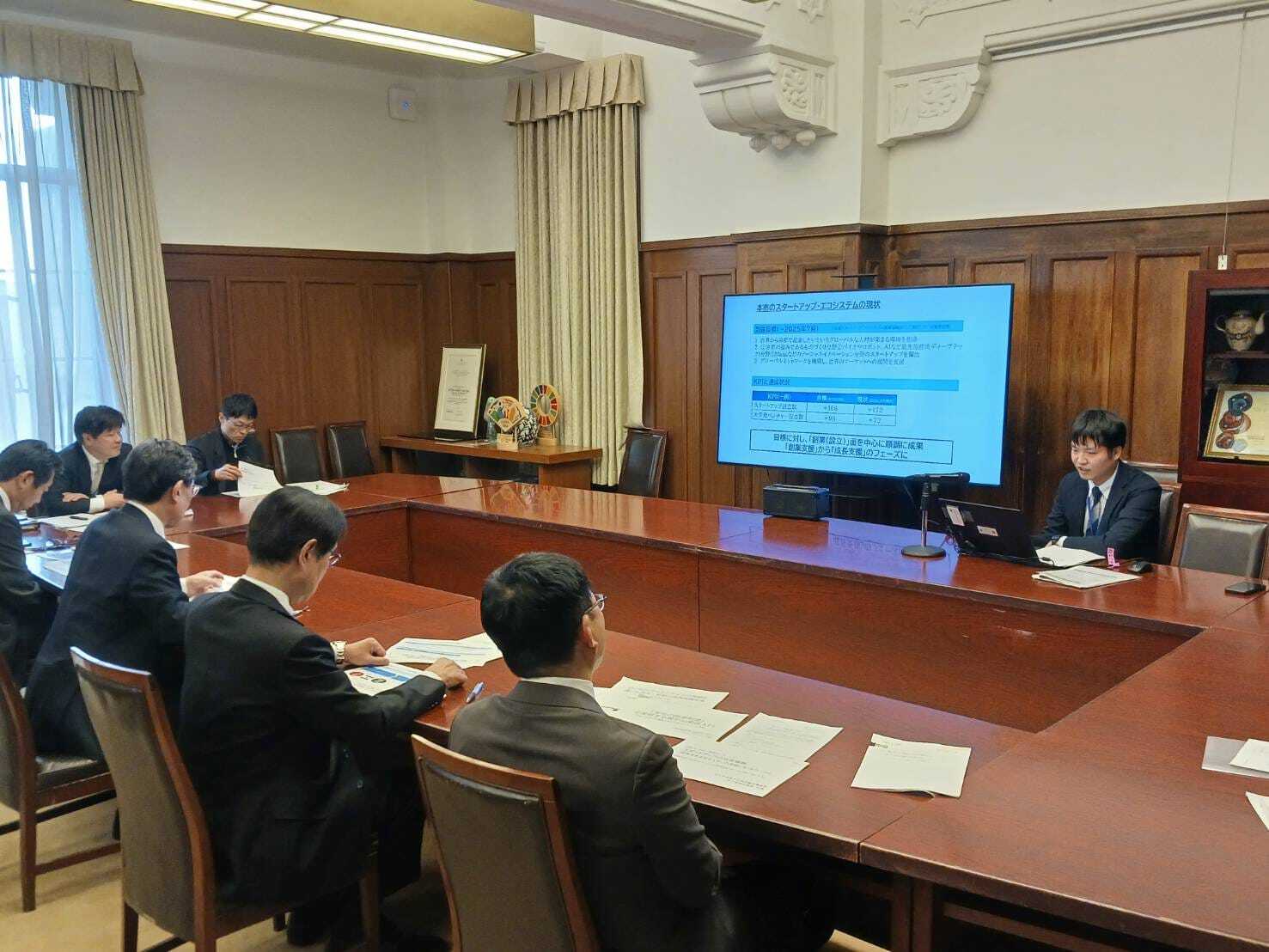 「庁内ベンチャー制度」の企画プレゼン及び審査