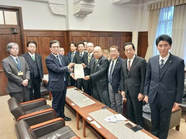 京都個人タクシー団体協議会　要望提出