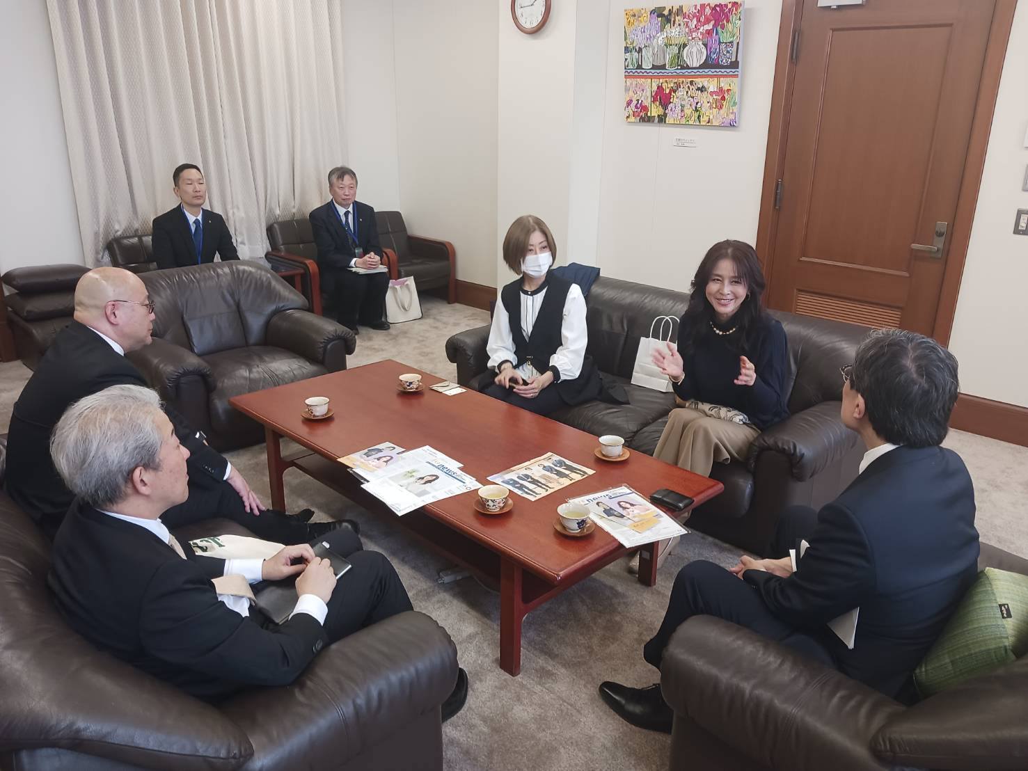 動物環境・福祉協会Eva 杉本彩代表理事 松井久美子事務局長 表敬訪問の様子