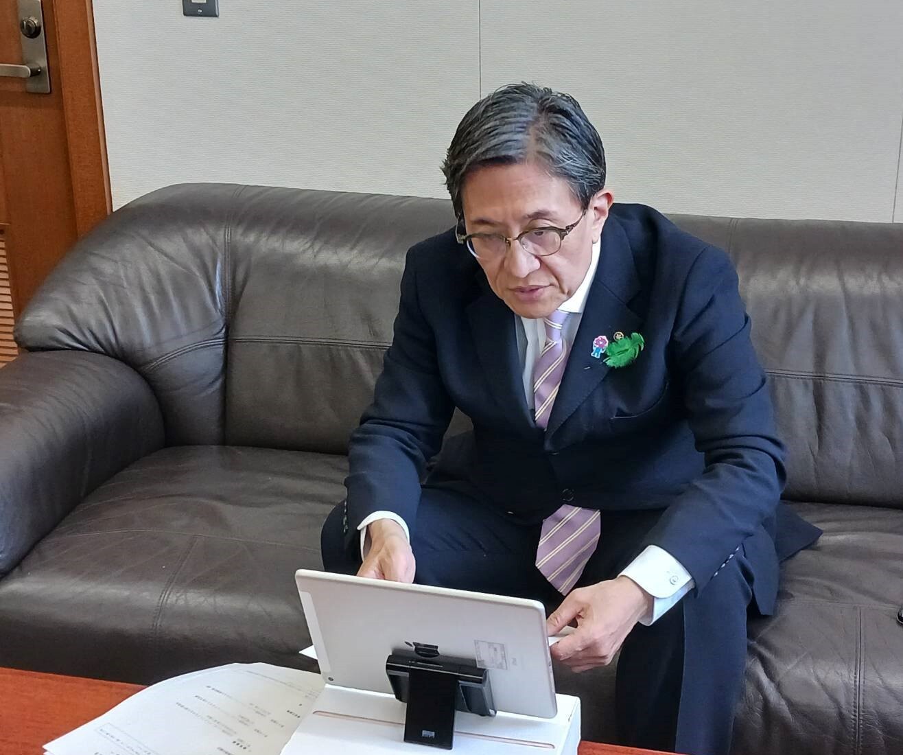 京都国際マンガ・アニメフェア2025第1回実行委員会にオンラインで出席している様子