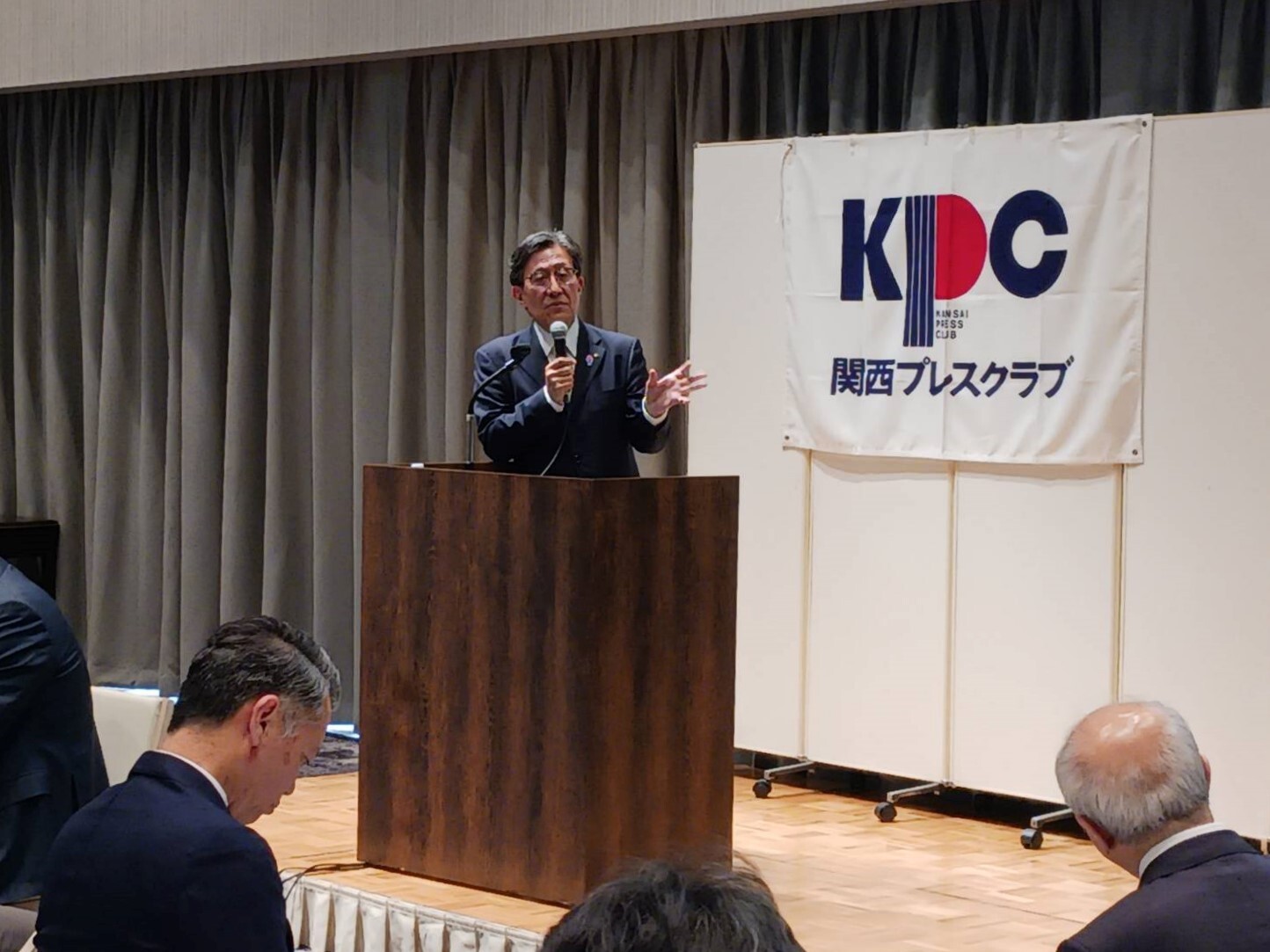 関西プレスクラブ定例会　ゲストスピーカーとして講演